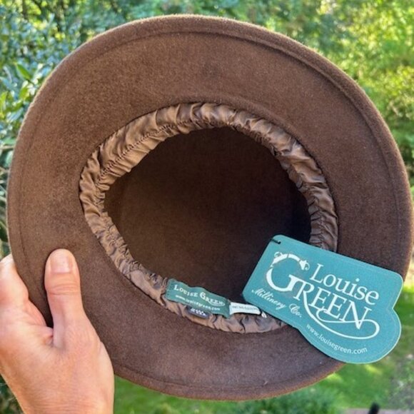 LOUISE GREEN Designer NWT Cloche Brown Wool Felt Velour HAT - Picture 2 of 9